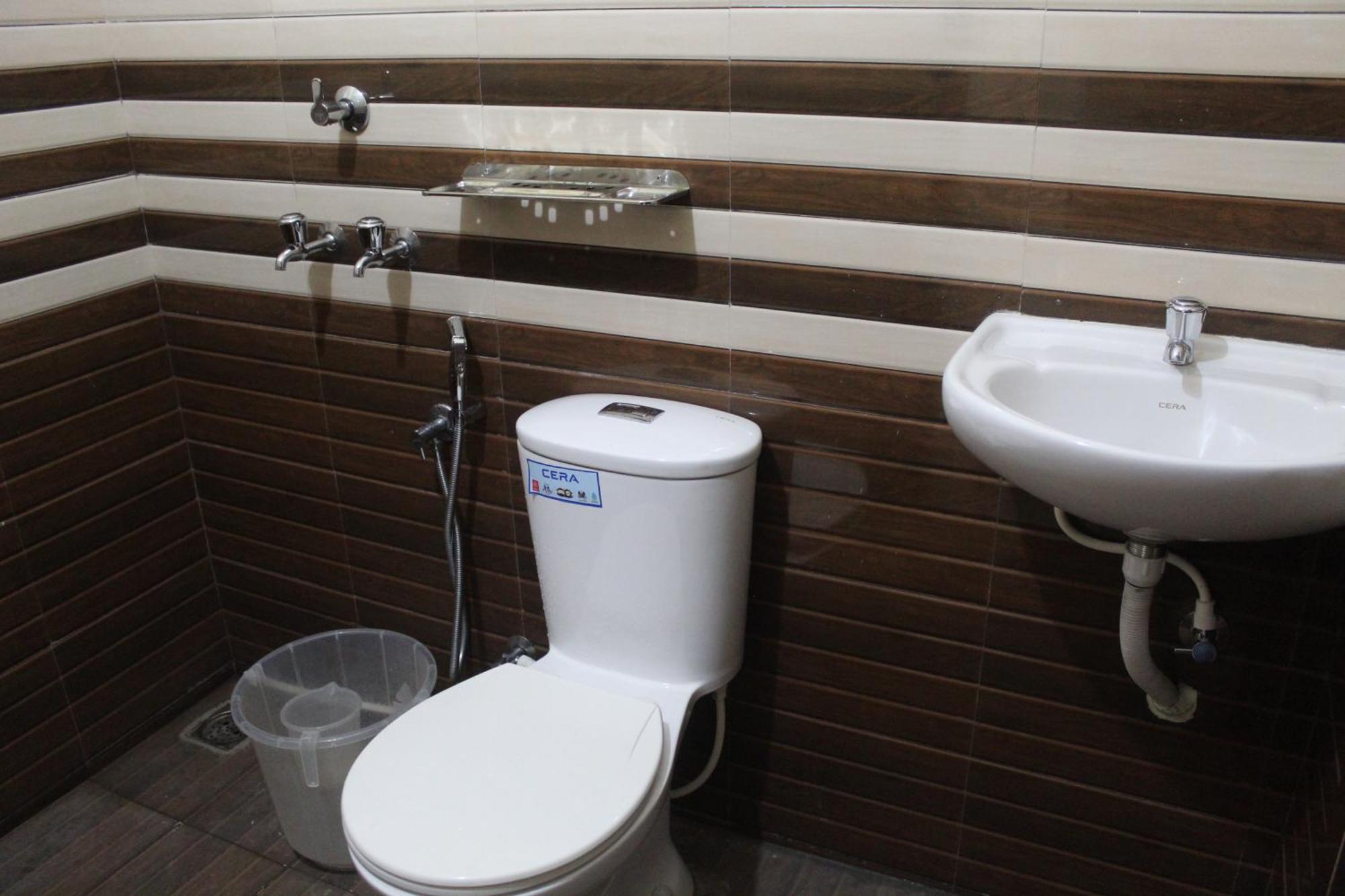 Anna Hotel Thiruvananthapuram Exterior photo