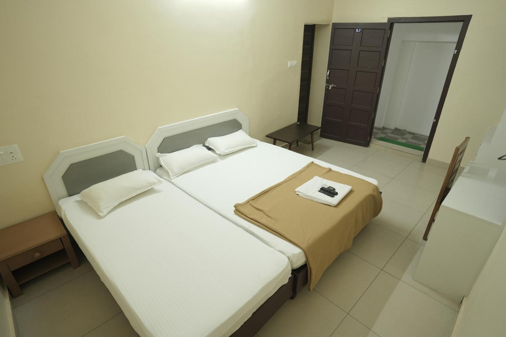 Anna Hotel Thiruvananthapuram Exterior photo